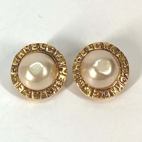 Chanel Vintage Clip-On Earrings #207400C54B